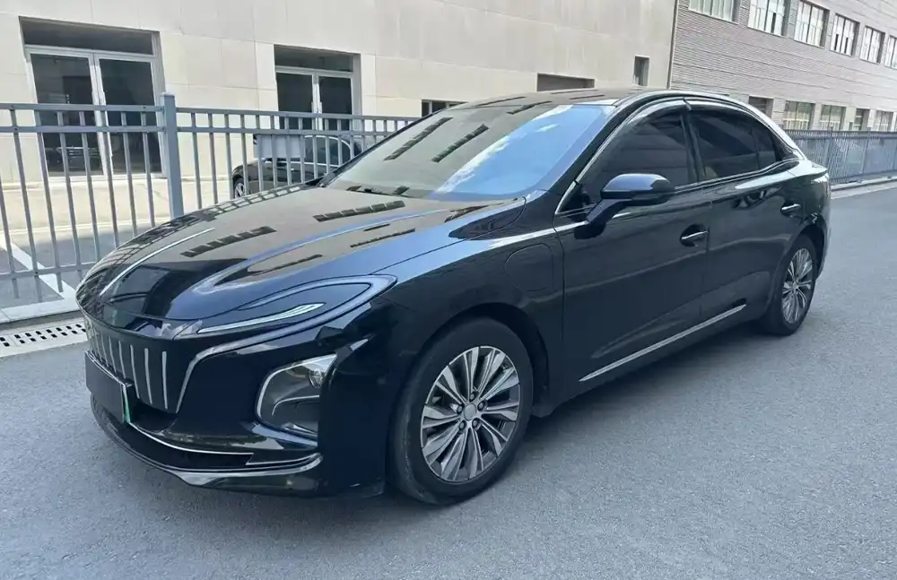 Hongqi E-QM5 usado, modelo 2022 Autonomia de carga: 431 km Edição Lazer, 5 lugares