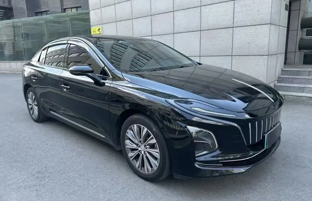Hongqi E-QM5 usado, modelo 2022 Autonomia de carga: 431 km Edição Lazer, 5 lugares