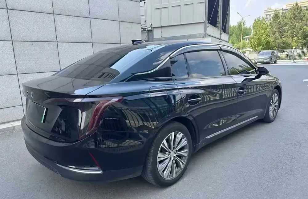 Hongqi E-QM5 usado, modelo 2022 Autonomia de carga: 431 km Edição Lazer, 5 lugares