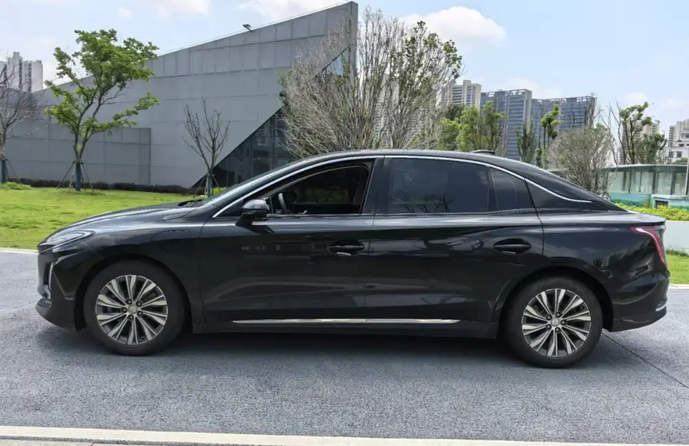 Hongqi E-QM5 usado, modelo 2022 Autonomia de carga: 431 km Edição Lazer, 5 lugares