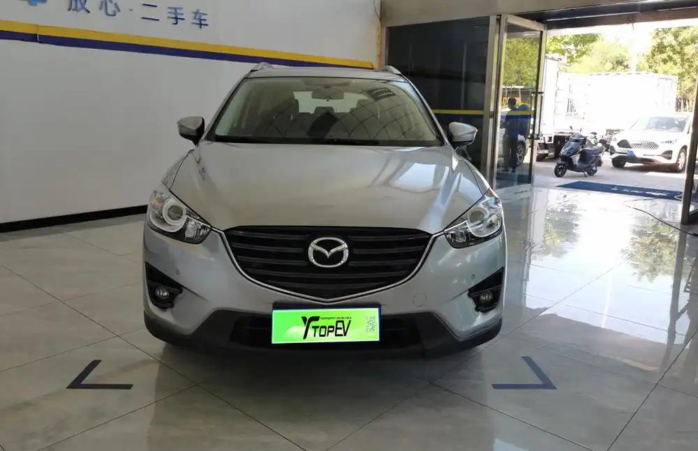 Mazda CX-5 2015 usado, modelo 2.0L automático com tração dianteira, versão Urban