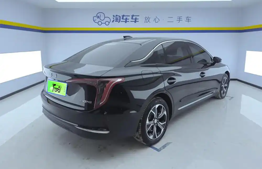 Hongqi E-QM5 2023 usado, modelo Basic Travel Edition