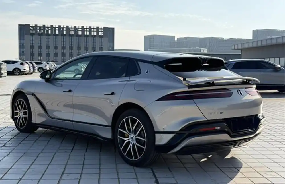 Denza Z9GT DM 2024 usado, modelo 1100, tração integral, edição Ultra