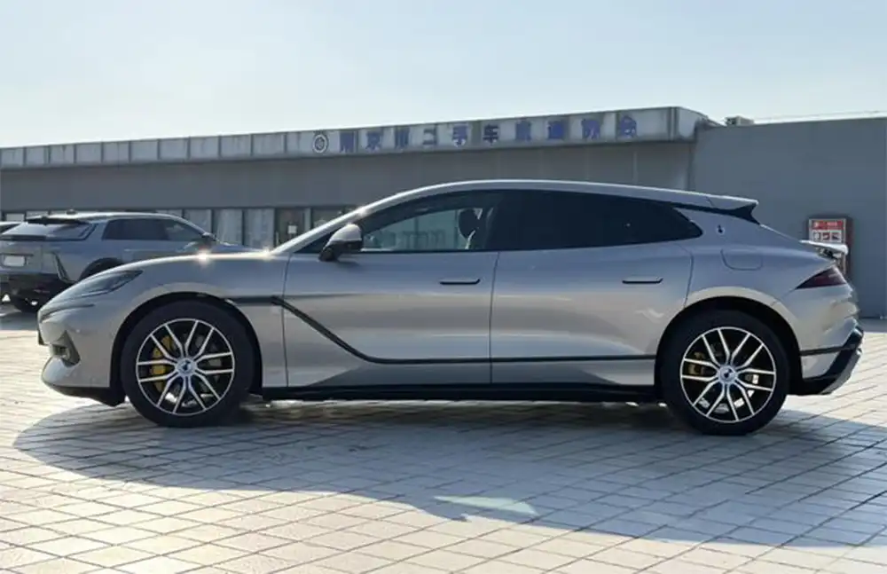 Denza Z9GT DM 2024 usado, modelo 1100, tração integral, edição Ultra