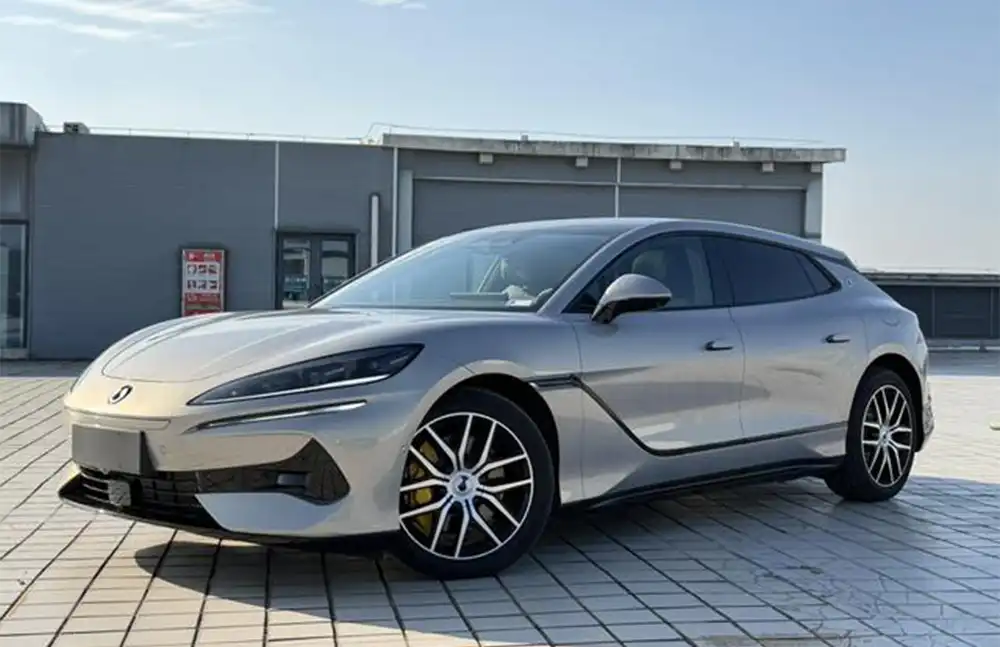 Denza Z9GT DM 2024 usado, modelo 1100, tração integral, edição Ultra