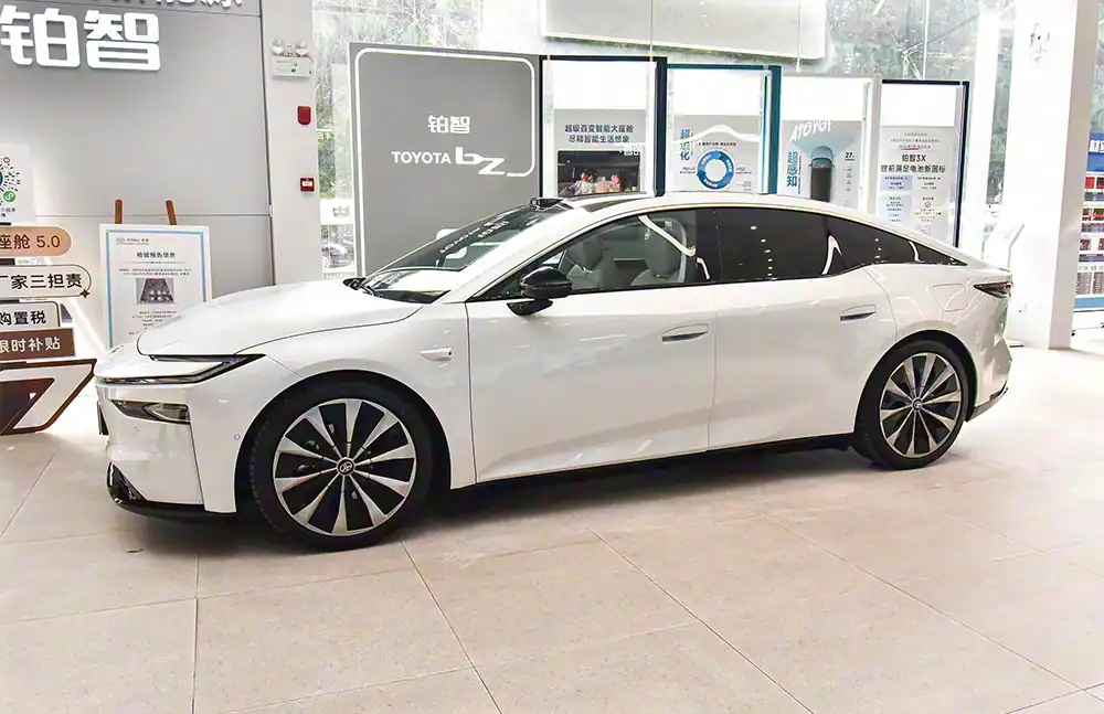Toyota bZ7 2026