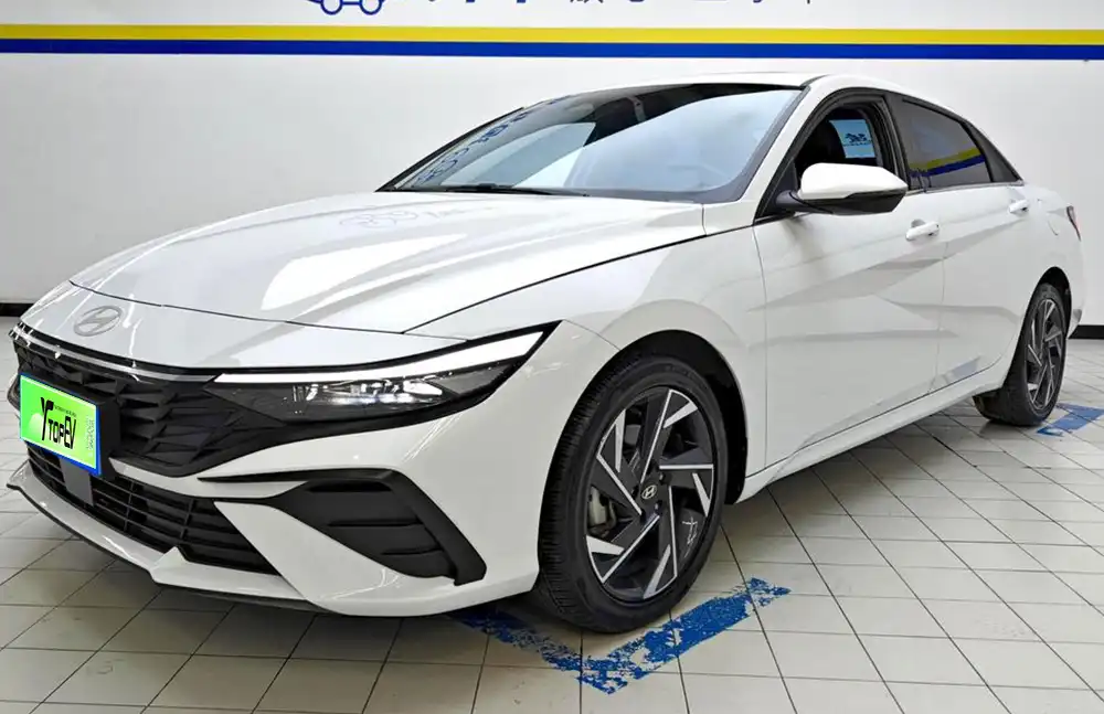 Hyundai Elantra 1.5L CVT LUX Premium Edition 2023 usado
