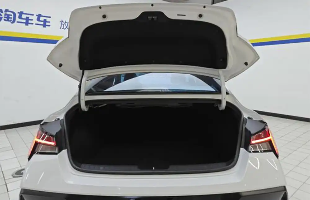 Hyundai Elantra 1.5L CVT LUX Premium Edition 2023 usado