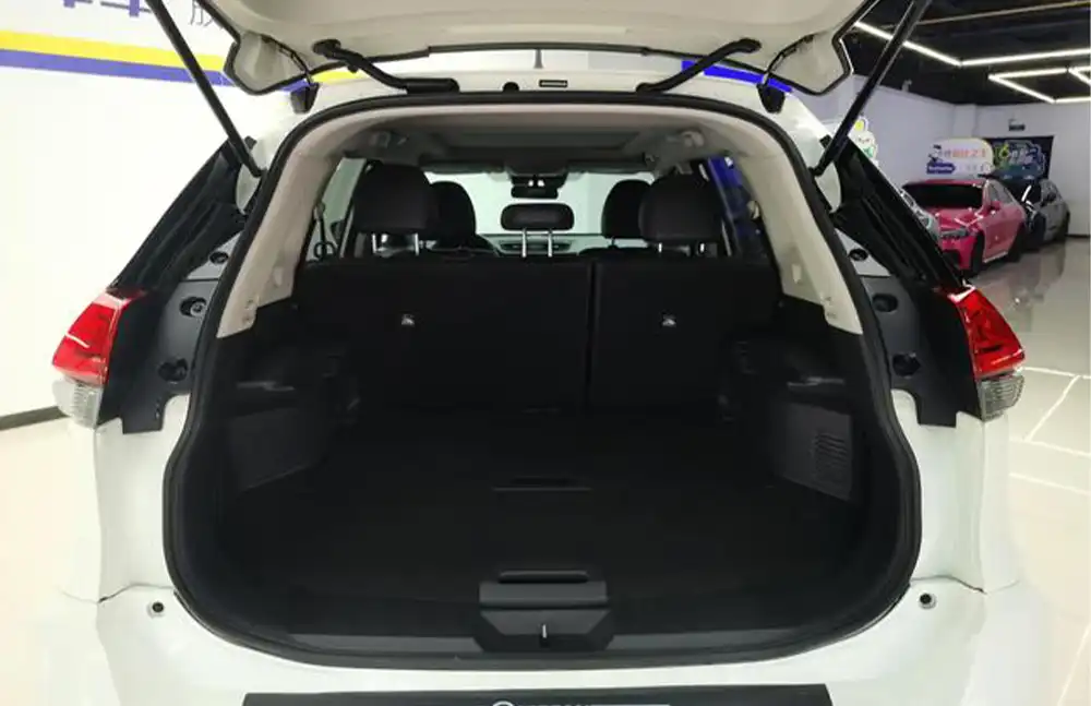 Nissan X-Trail 2023 Classic Edition 2.0L 2WD Smart Connect Premium Edition usado