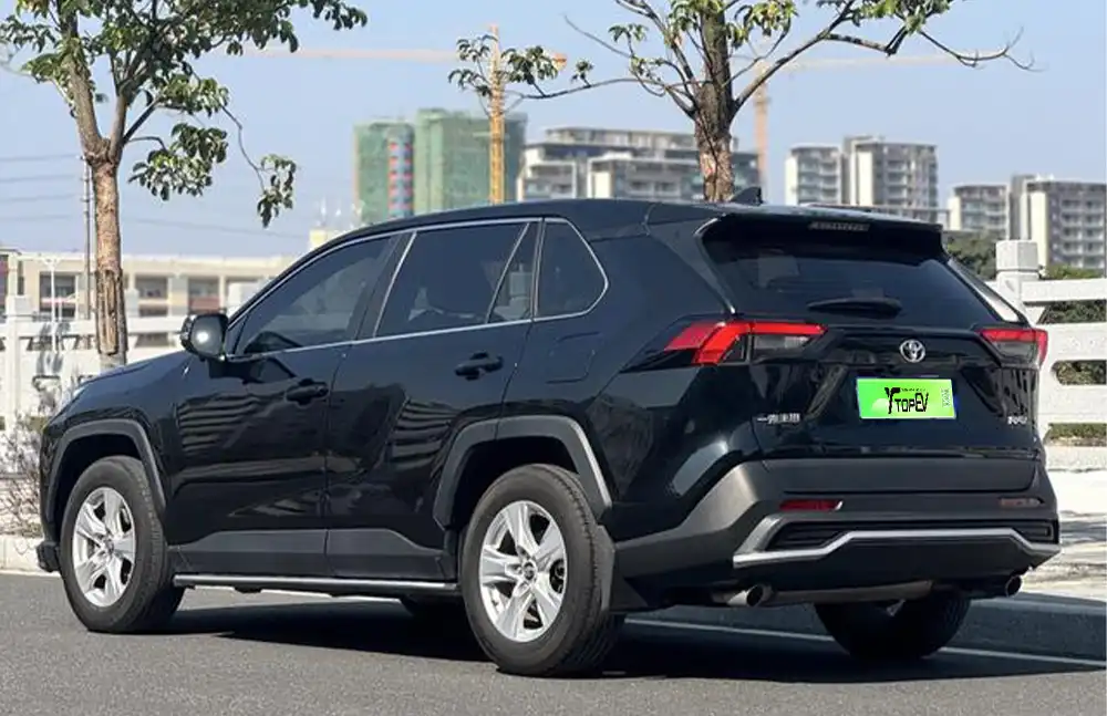 Toyota RAV4 2023 usado, modelo 2.0L CVT, tração dianteira, edição urbana