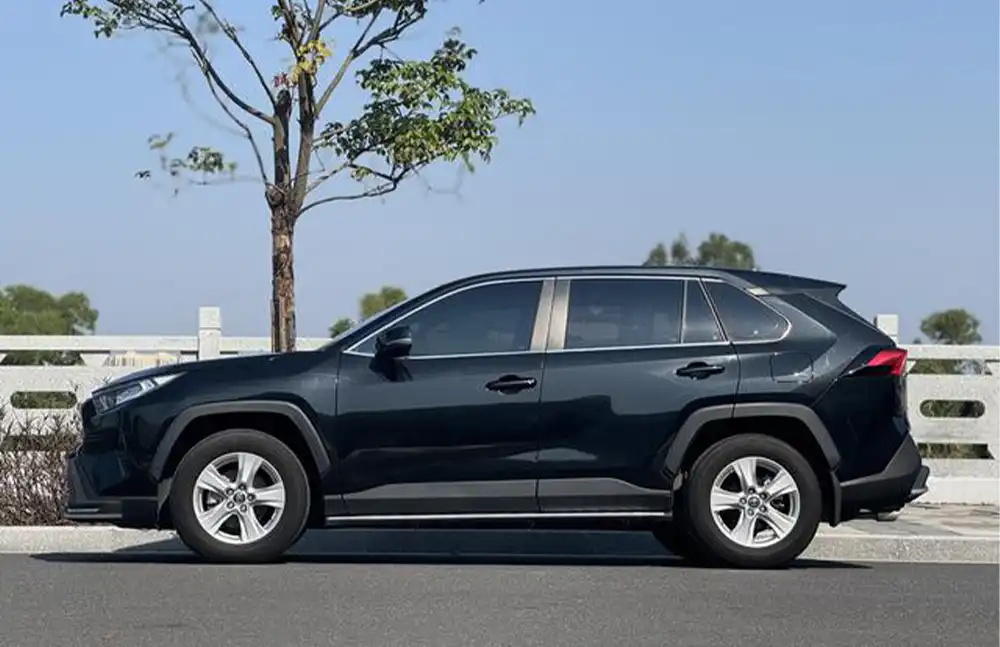 Toyota RAV4 2023 usado, modelo 2.0L CVT, tração dianteira, edição urbana