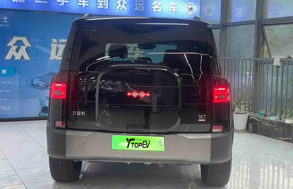 Leopard Titanium 7 Ultra Edition 4×4 usada, ano 2025, com velocidade máxima de 190 km/h.