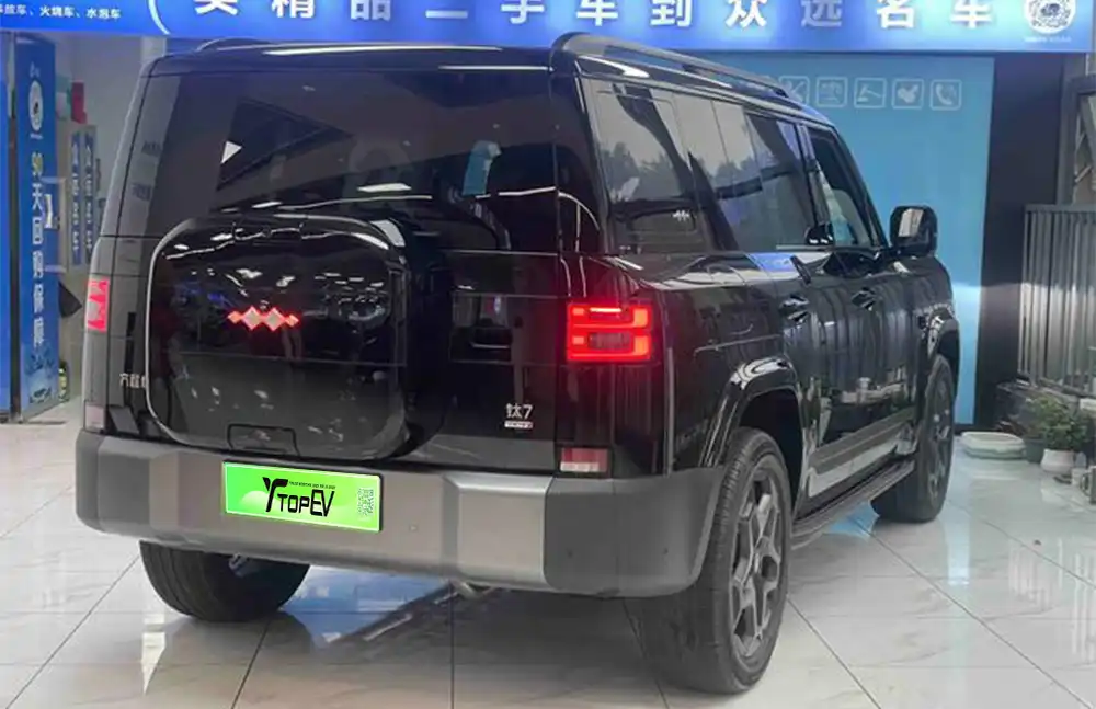 Leopard Titanium 7 Ultra Edition 4×4 usada, ano 2025, com velocidade máxima de 190 km/h.