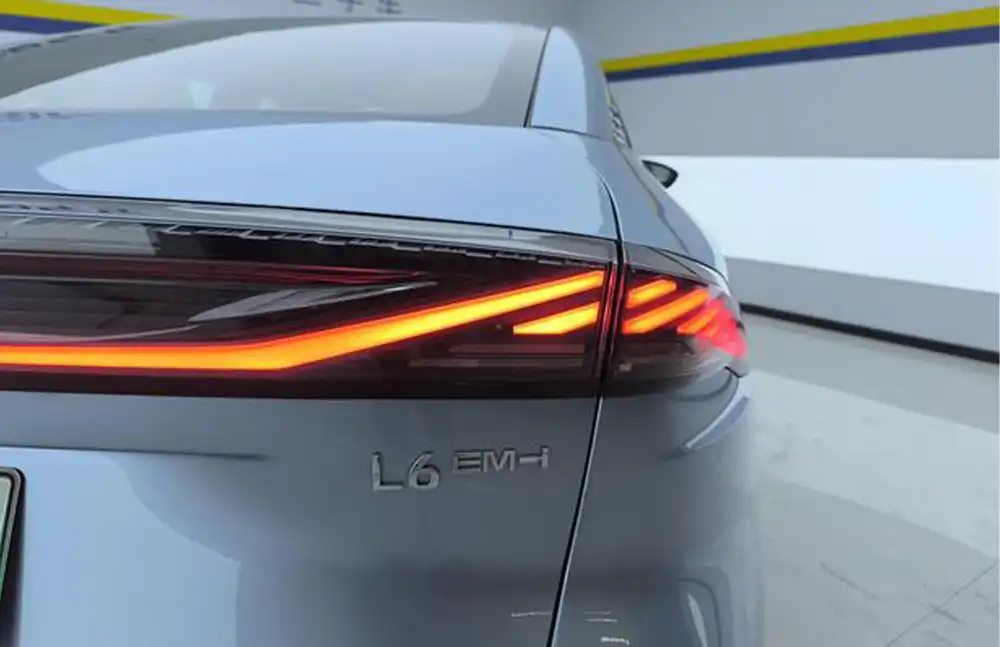 Geely Galaxy L6 2025 usado, modelo 1.5 EM-i DHT 140KM Starcraft Edition