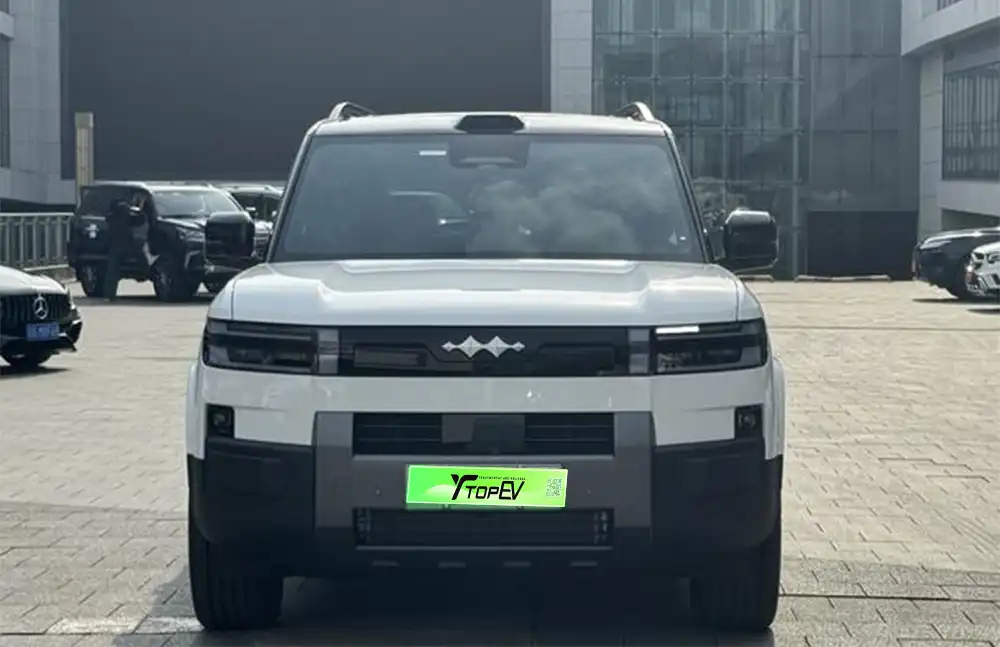 Versão Ultra usada do Titanium 7 PHEV 2025, 190 km/h, tração às quatro rodas