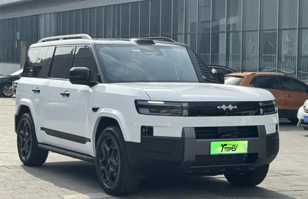 Versão Ultra usada do Titanium 7 PHEV 2025, 190 km/h, tração às quatro rodas