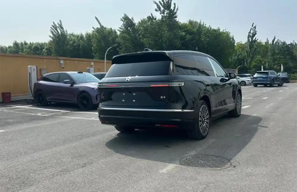 NIO ES8 usado, modelo 2026, versão executiva de luxo com seis lugares.