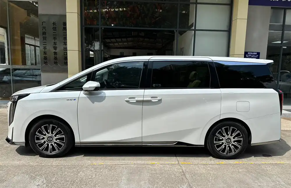 GAC Trumpchi E9 PHEV 2.0TM MAX usado, ano 2023