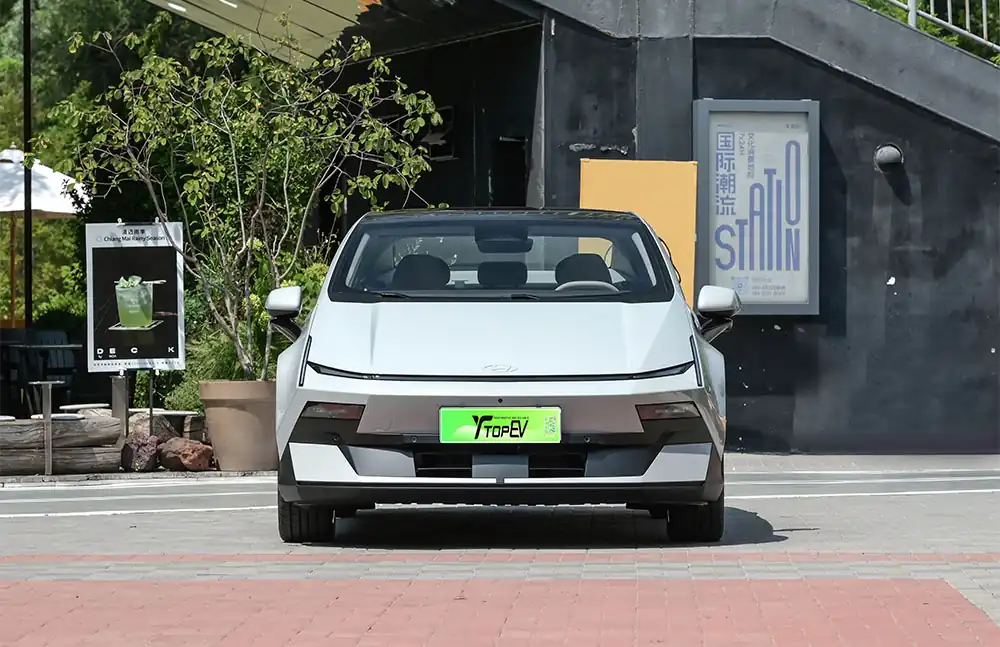 Hyundai IONIQ V 2026
