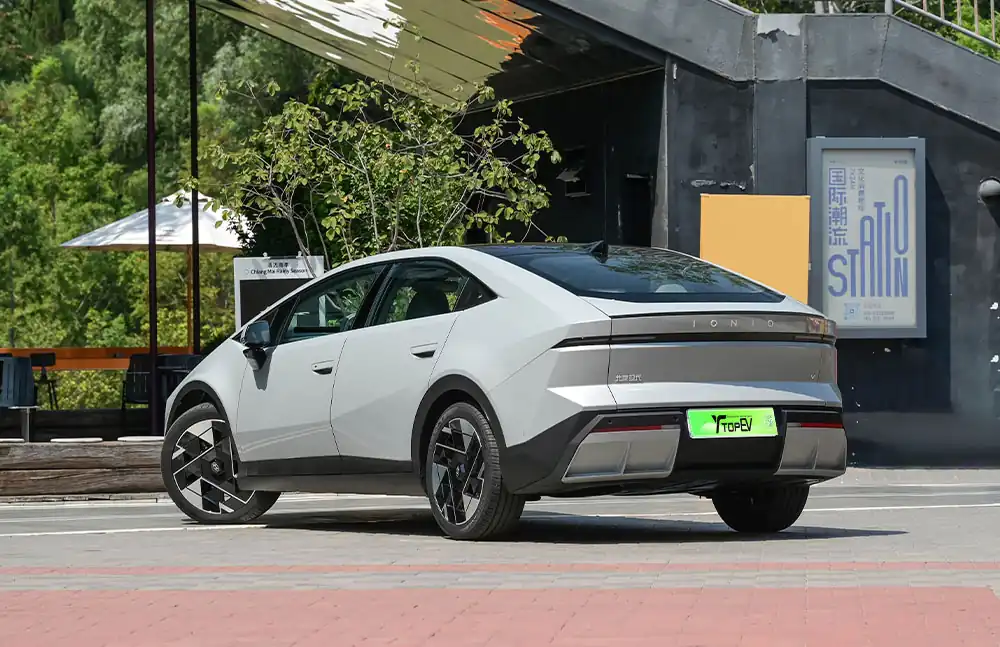 Hyundai IONIQ V 2026